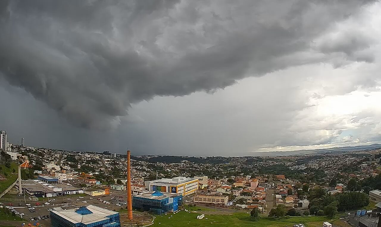 Forma O De Chuva Intensa Em Ponta Grossa Pr Veja O V Deo Exclusivo